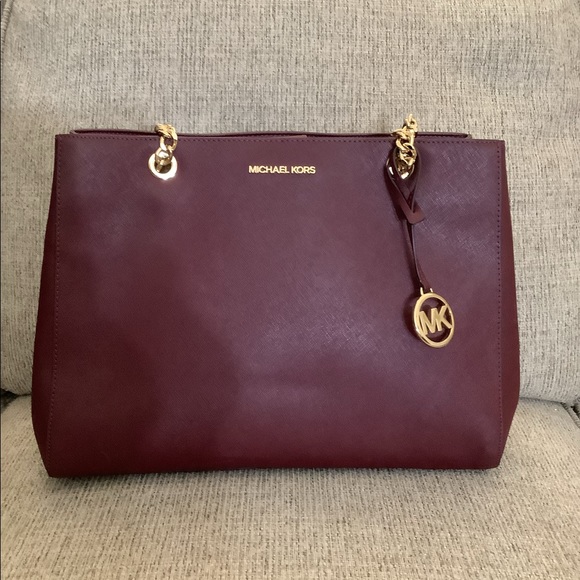 Michael Kors Susannah Merlot burgundy purse with gold tone chain straps - Picture 2 of 11